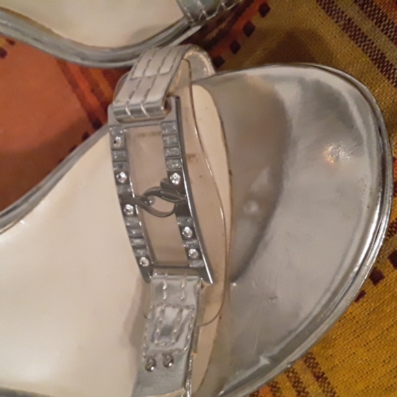 Heels - Picture 4 of 6